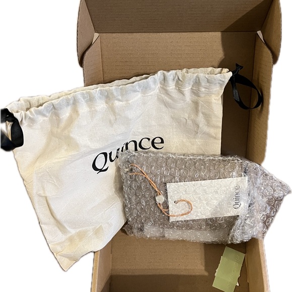 NWT Pebbled Leather Compact Wallet - Cream - Picture 2 of 5